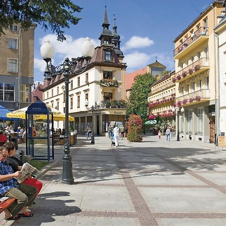 Aparthotel Dom Zdrojowy à Jelenia Góra Extérieur photo