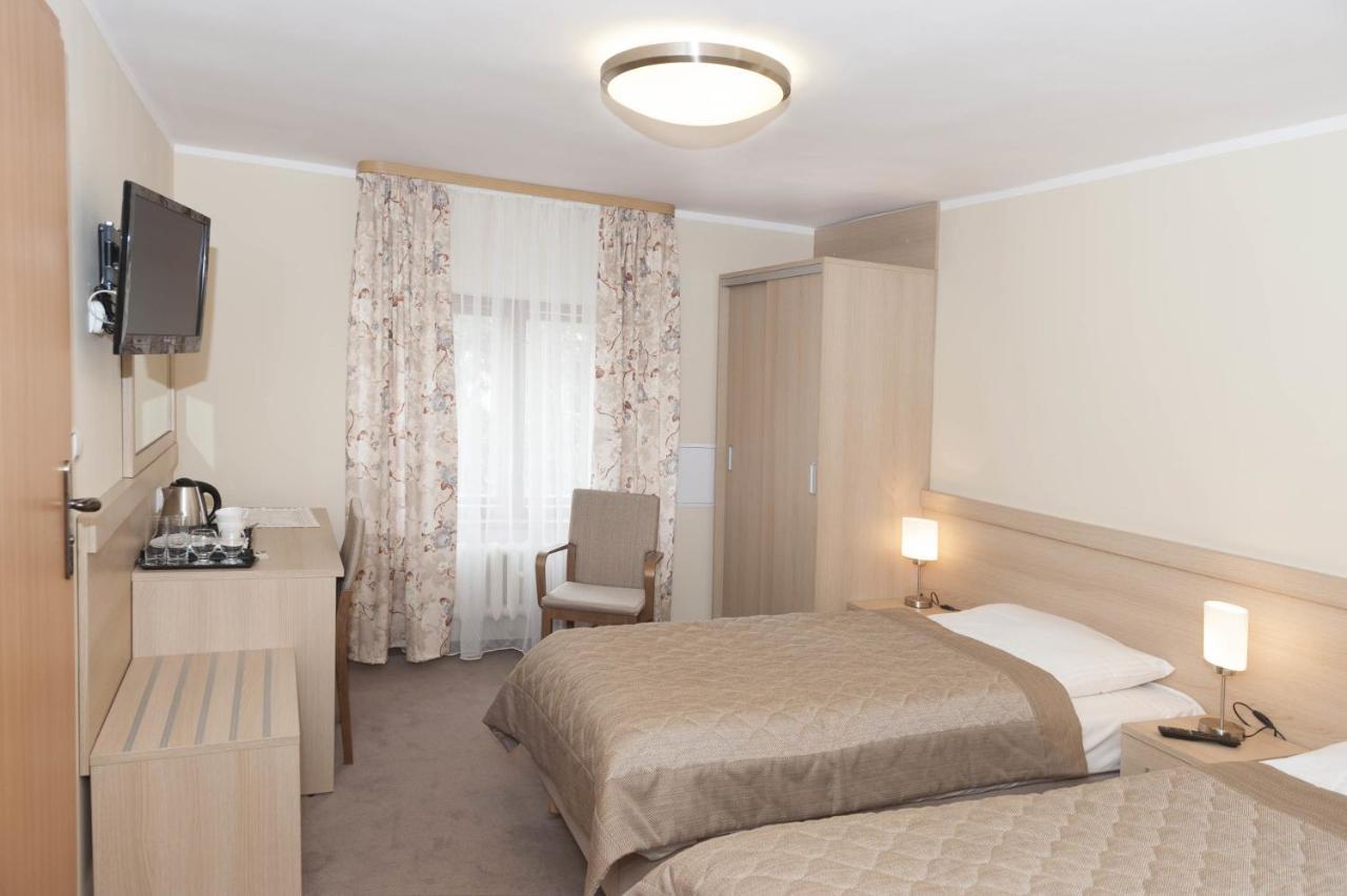 Aparthotel Dom Zdrojowy à Jelenia Góra Chambre photo
