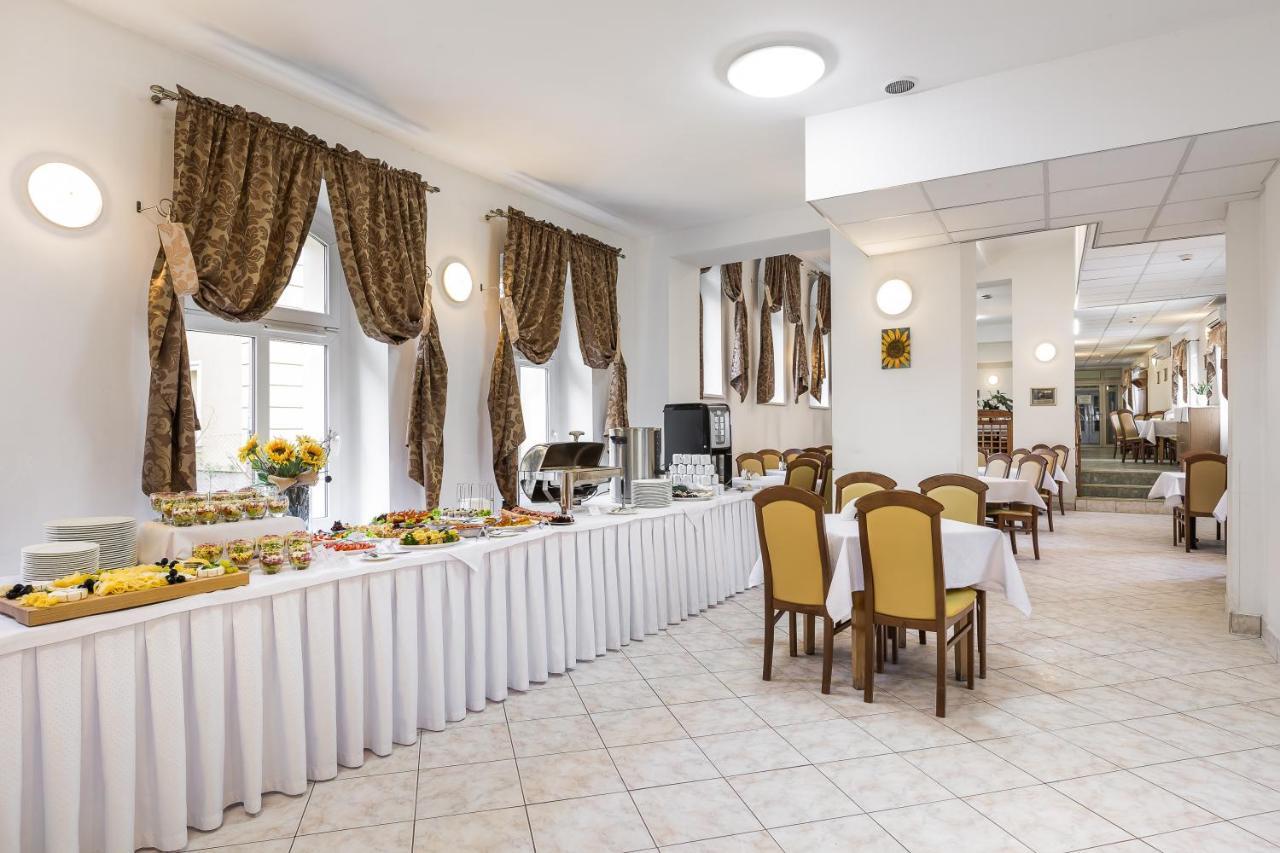Aparthotel Dom Zdrojowy à Jelenia Góra Extérieur photo