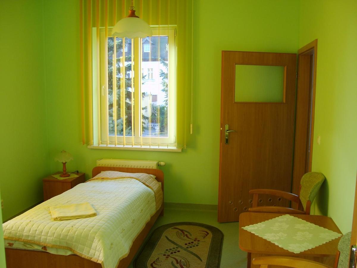 Aparthotel Dom Zdrojowy à Jelenia Góra Extérieur photo