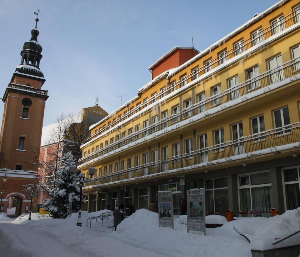 Aparthotel Dom Zdrojowy à Jelenia Góra Extérieur photo