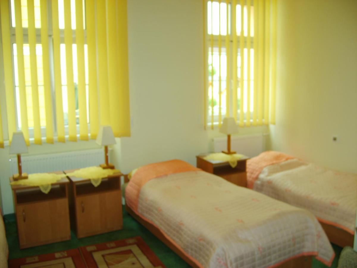Aparthotel Dom Zdrojowy à Jelenia Góra Extérieur photo