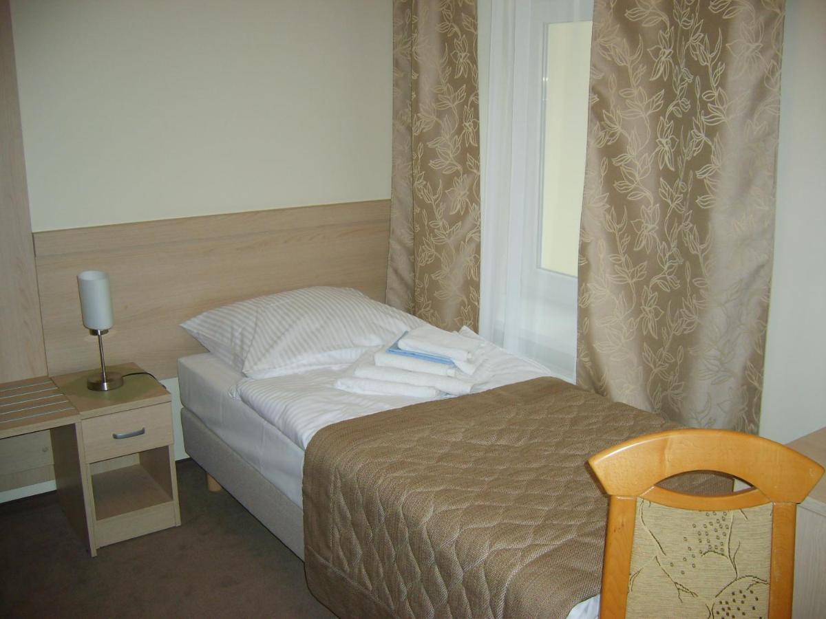Aparthotel Dom Zdrojowy à Jelenia Góra Extérieur photo